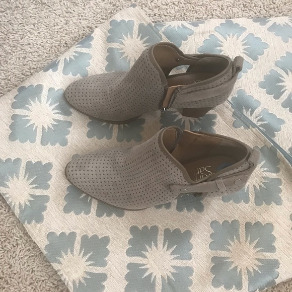 Light gray suede Franco Sarto booties - Picture 2 of 3